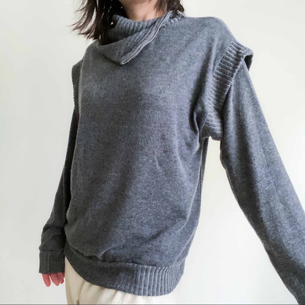 NWT ultra soft zipper slit neck sweater in Grey - Picture 7 of 11